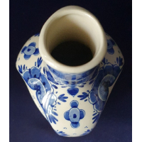 Delfts blauw kruikje, gemerkt en genummerd